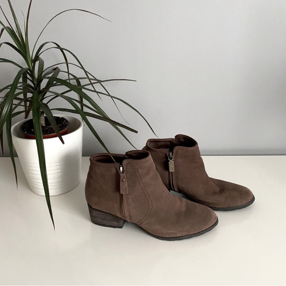 Naturalizer Aqua College suede booties